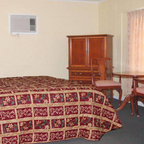 Royal Inn And Suites Hemet Zimmer foto